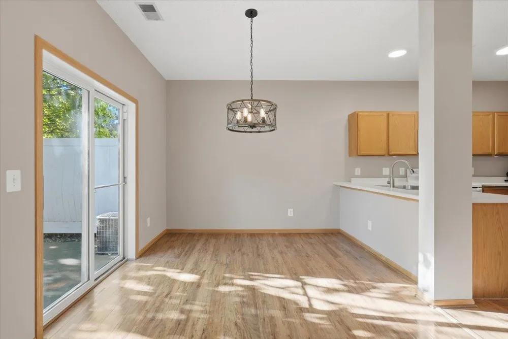 537 Woodduck Drive #F Woodbury, MN 55125