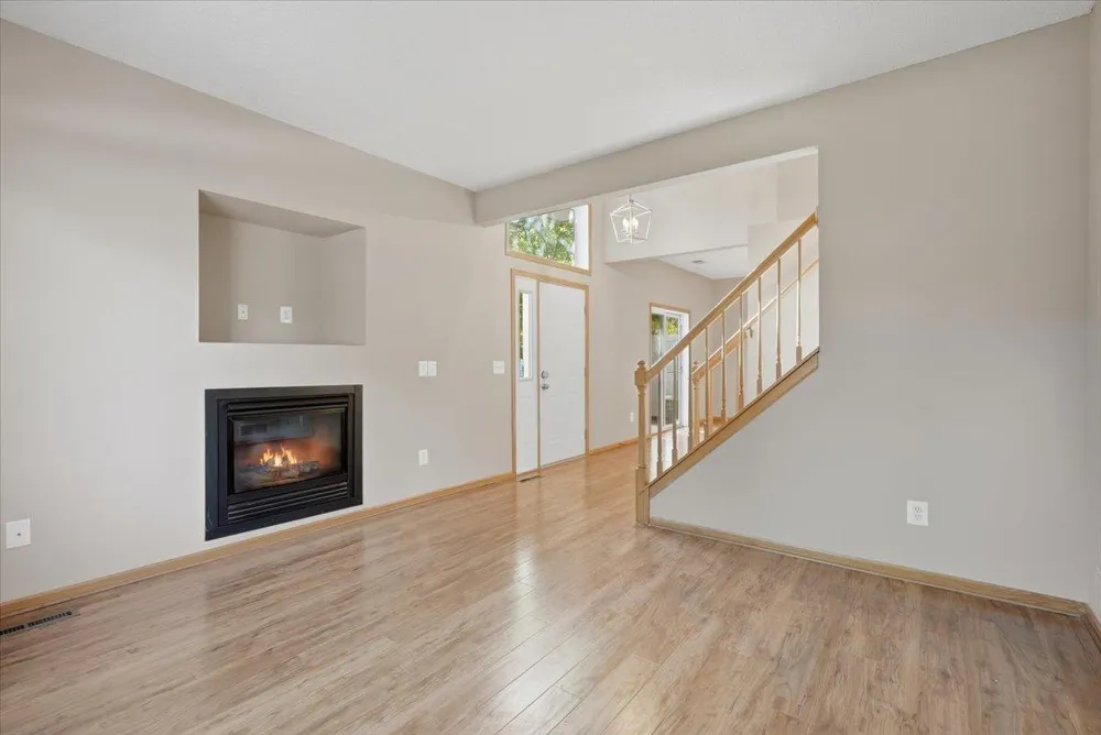 537 Woodduck Drive #F Woodbury, MN 55125