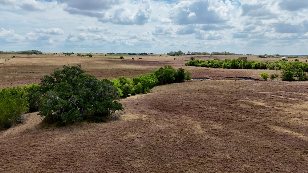 4 County Road 366 Shiner, TX 77984