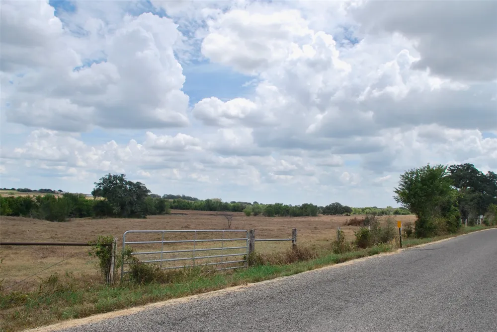 4 County Road 366 Shiner, TX 77984