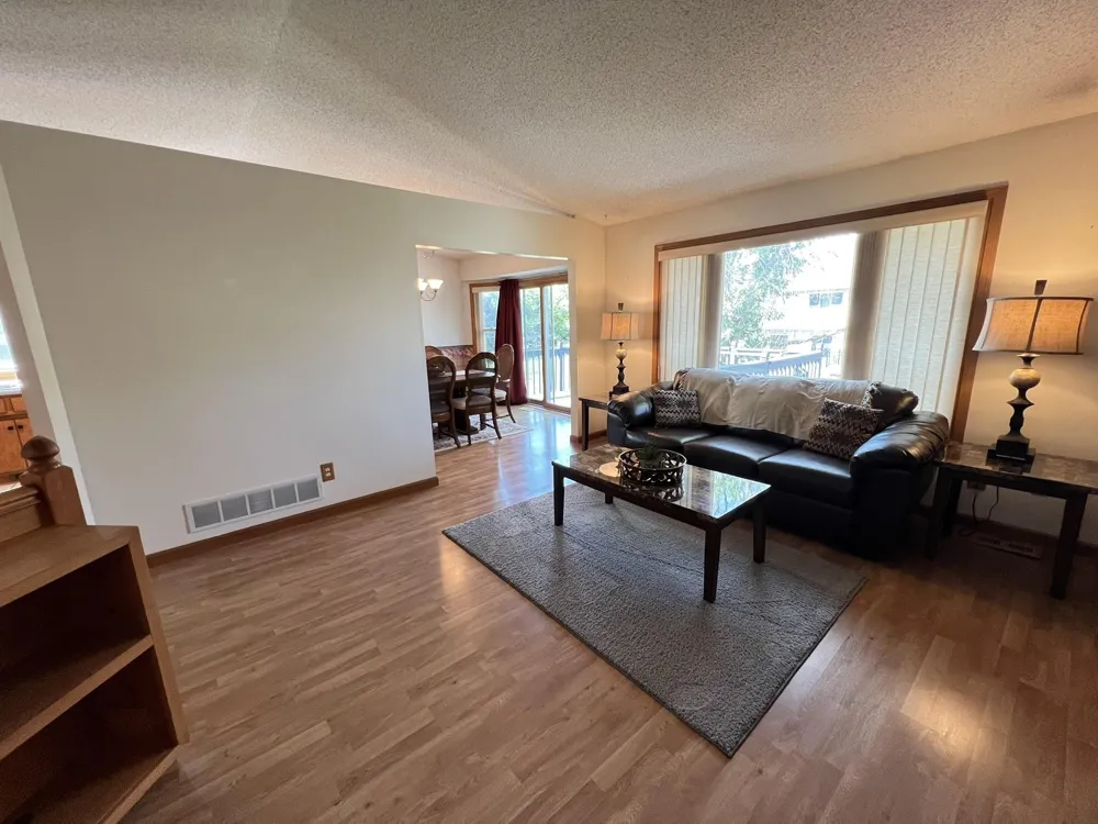 1508 Thistle Lane Shakopee, MN 55379