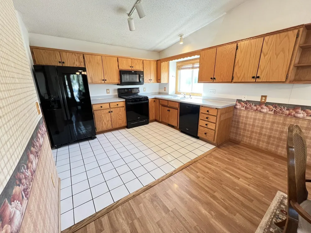 1508 Thistle Lane Shakopee, MN 55379