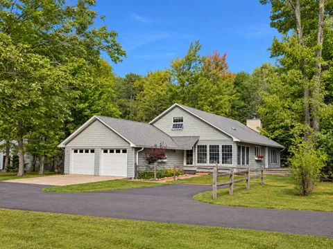 870 Middle Road