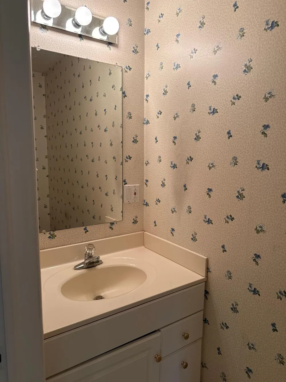 870 Middle Road La Pointe, WI 54850