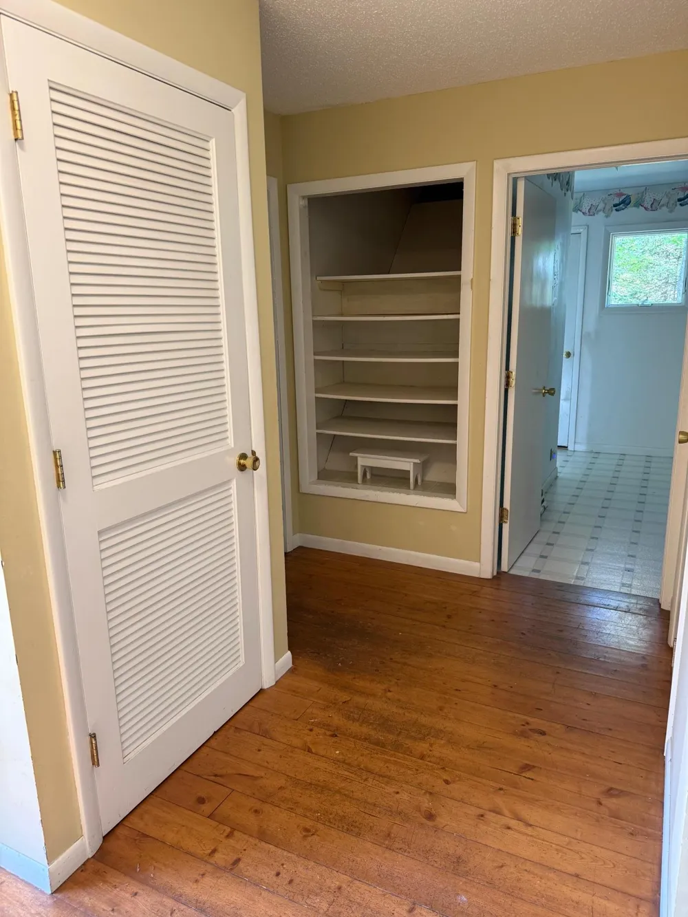 870 Middle Road La Pointe, WI 54850