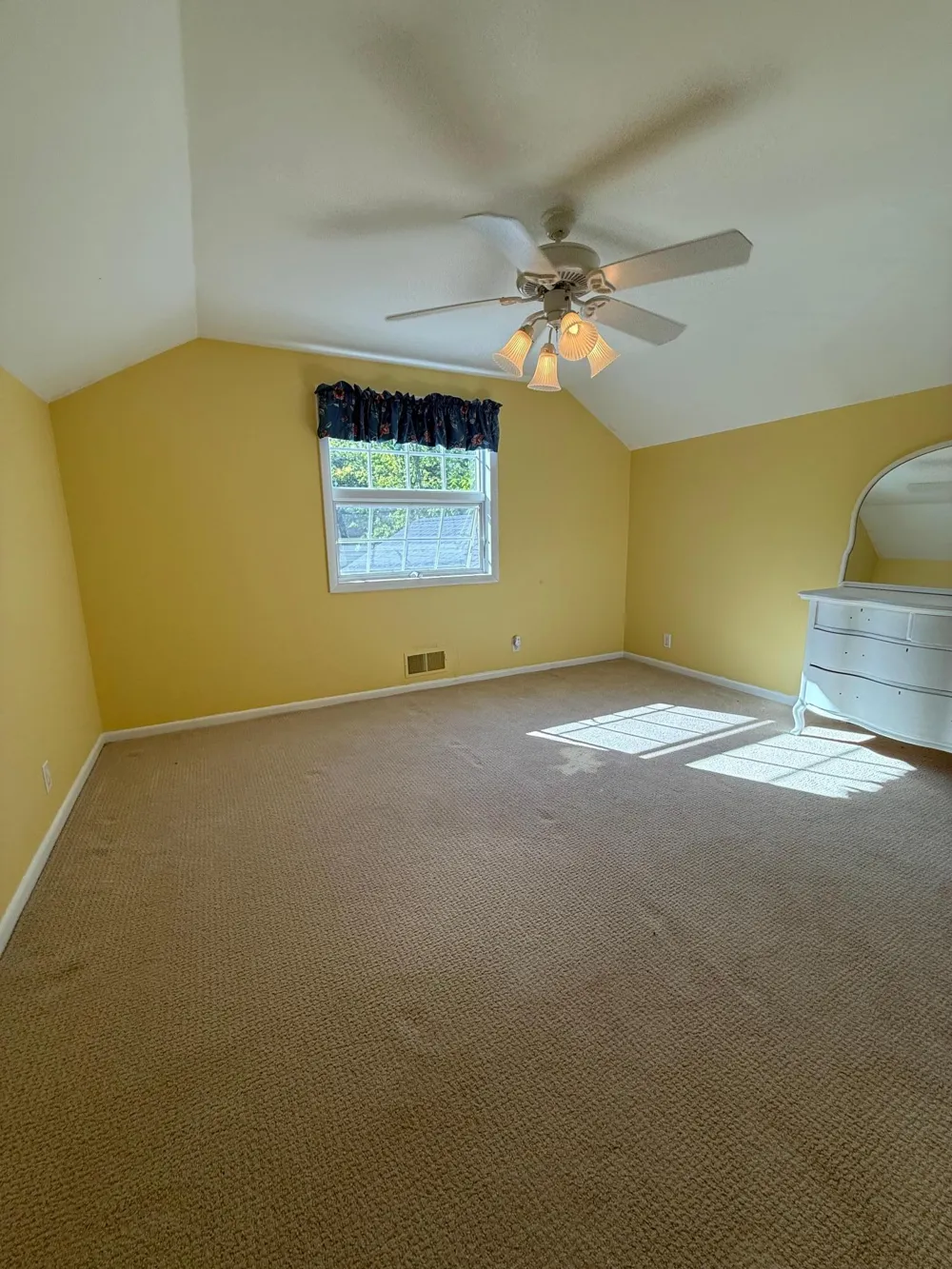 870 Middle Road La Pointe, WI 54850