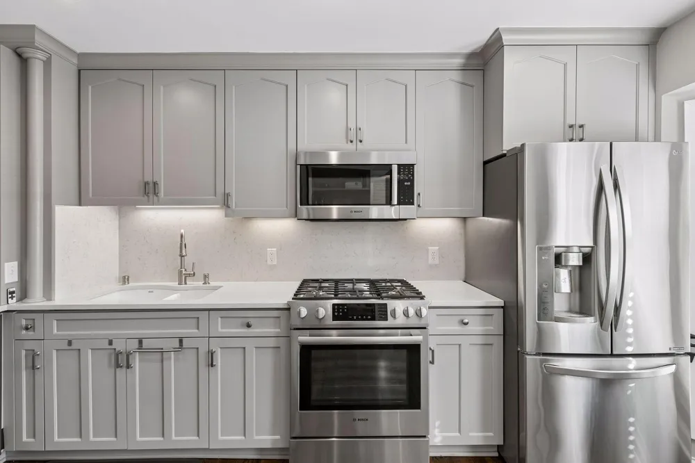 1952 Dupont Avenue S Minneapolis, MN 55403