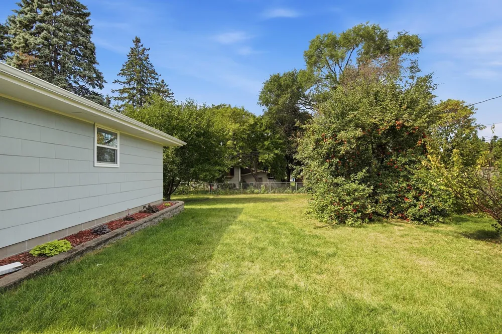 3093 Wilder Street Roseville, MN 55113