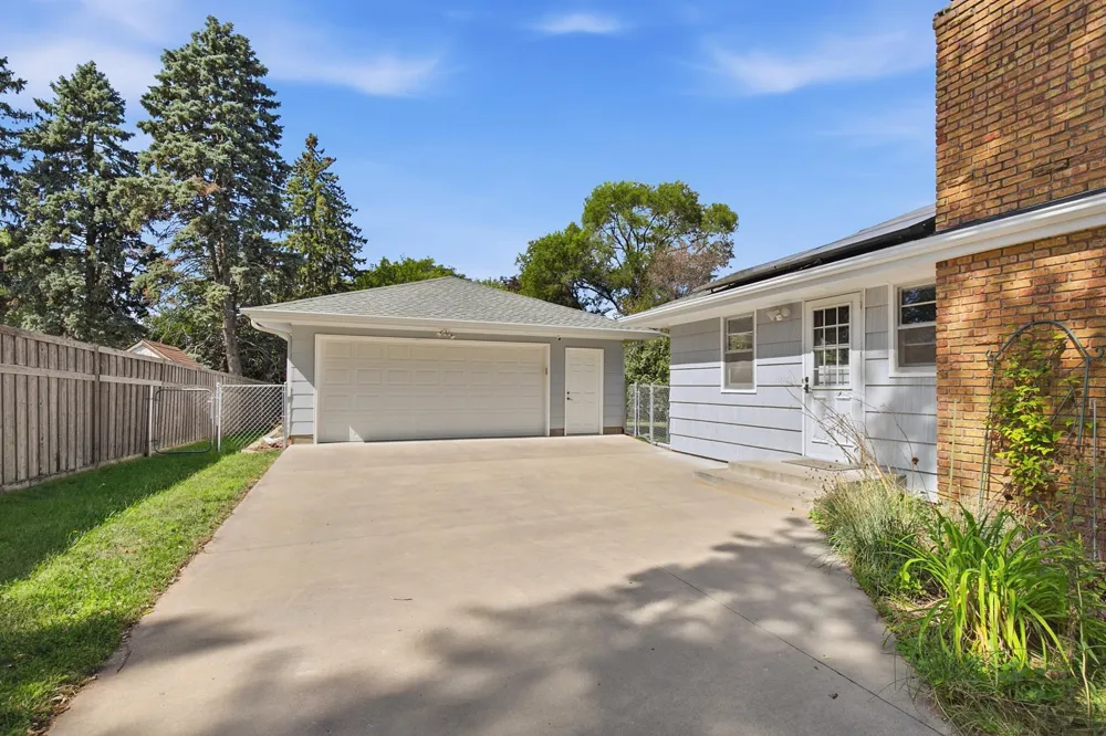 3093 Wilder Street Roseville, MN 55113