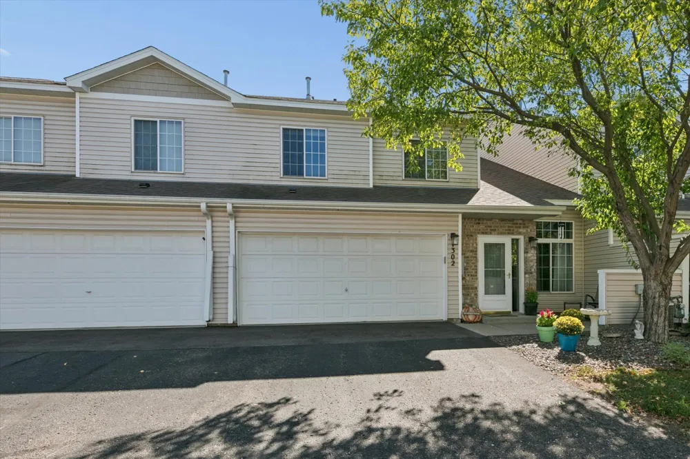 1302 123rd Drive NE Blaine, MN 55434