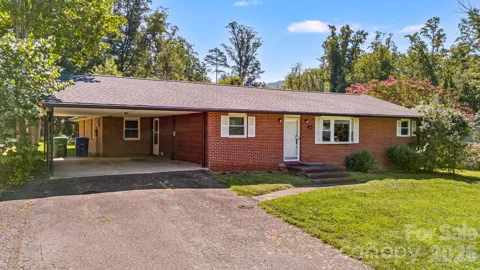 376 School Road E