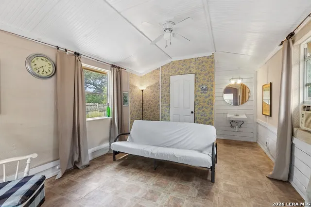 606 Franklin Fredericksburg, TX 78624