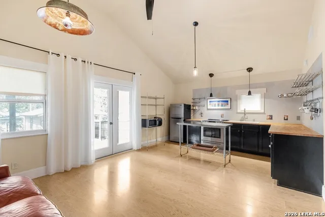606 Franklin Fredericksburg, TX 78624