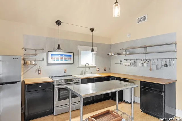 606 Franklin Fredericksburg, TX 78624