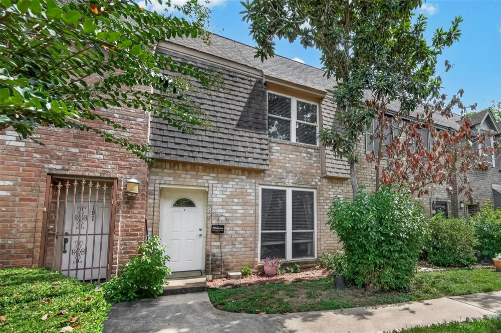 840 Threadneedle Street #192 Houston, TX 77079