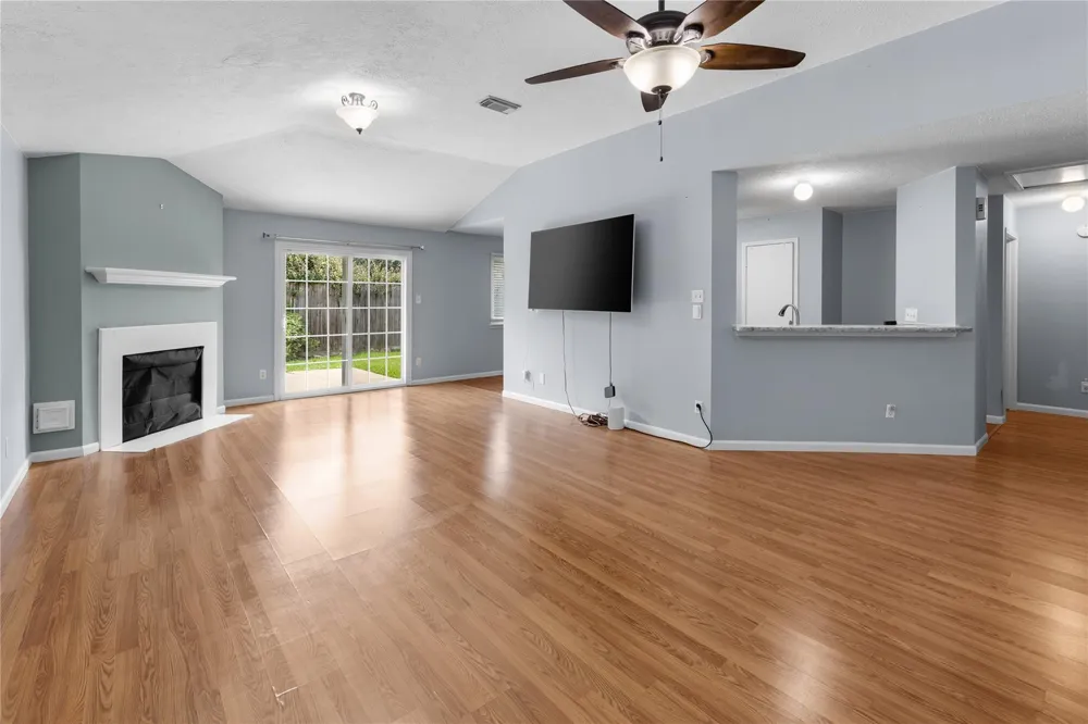 1735 Oak Ridge Drive Kemah, TX 77565
