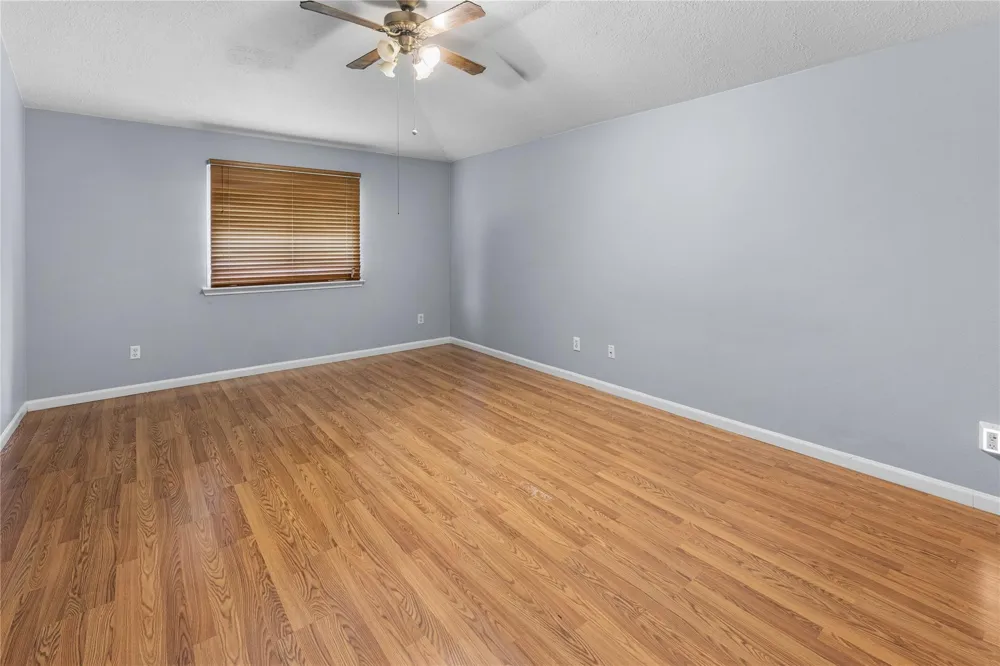 1735 Oak Ridge Drive Kemah, TX 77565