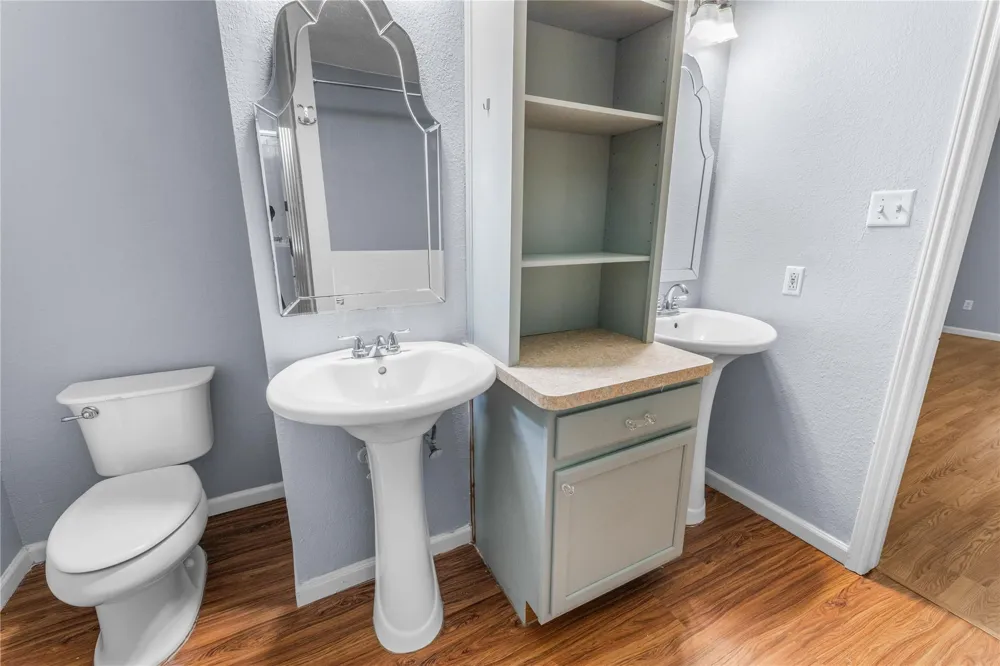 1735 Oak Ridge Drive Kemah, TX 77565