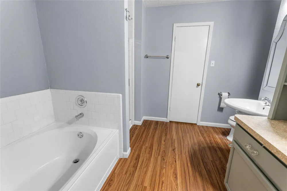 1735 Oak Ridge Drive Kemah, TX 77565