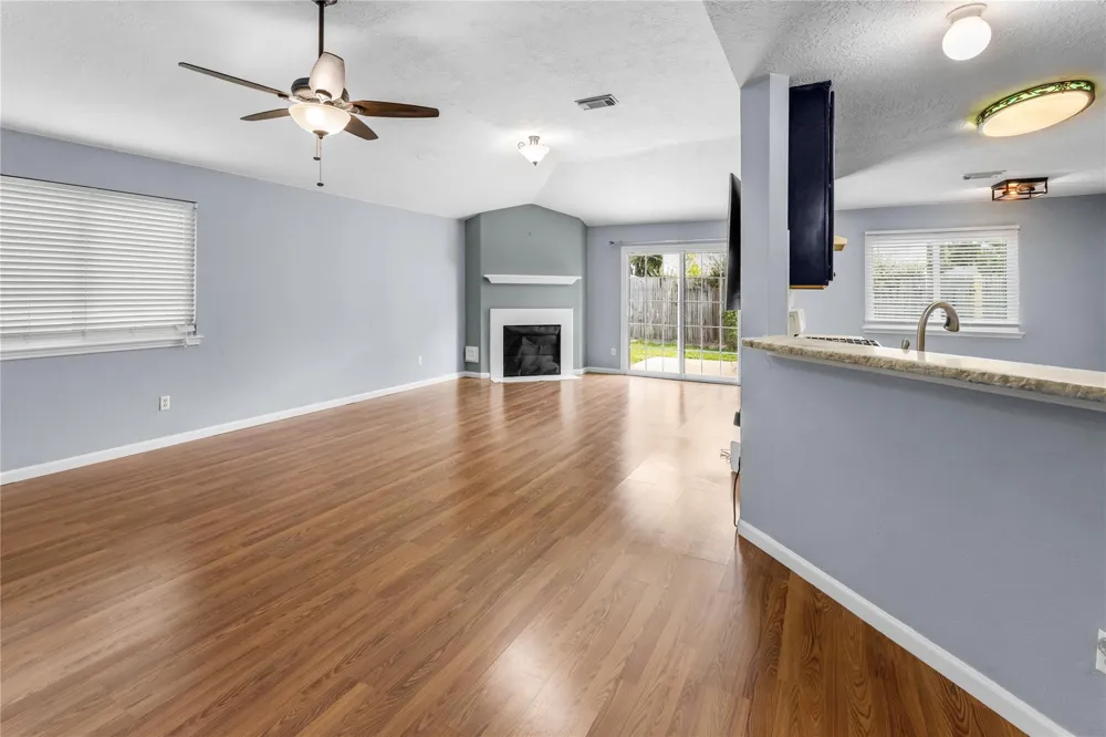 1735 Oak Ridge Drive Kemah, TX 77565