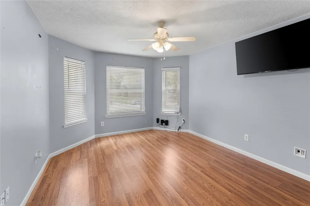 1735 Oak Ridge Drive Kemah, TX 77565