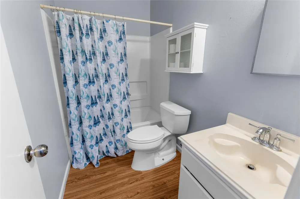 1735 Oak Ridge Drive Kemah, TX 77565