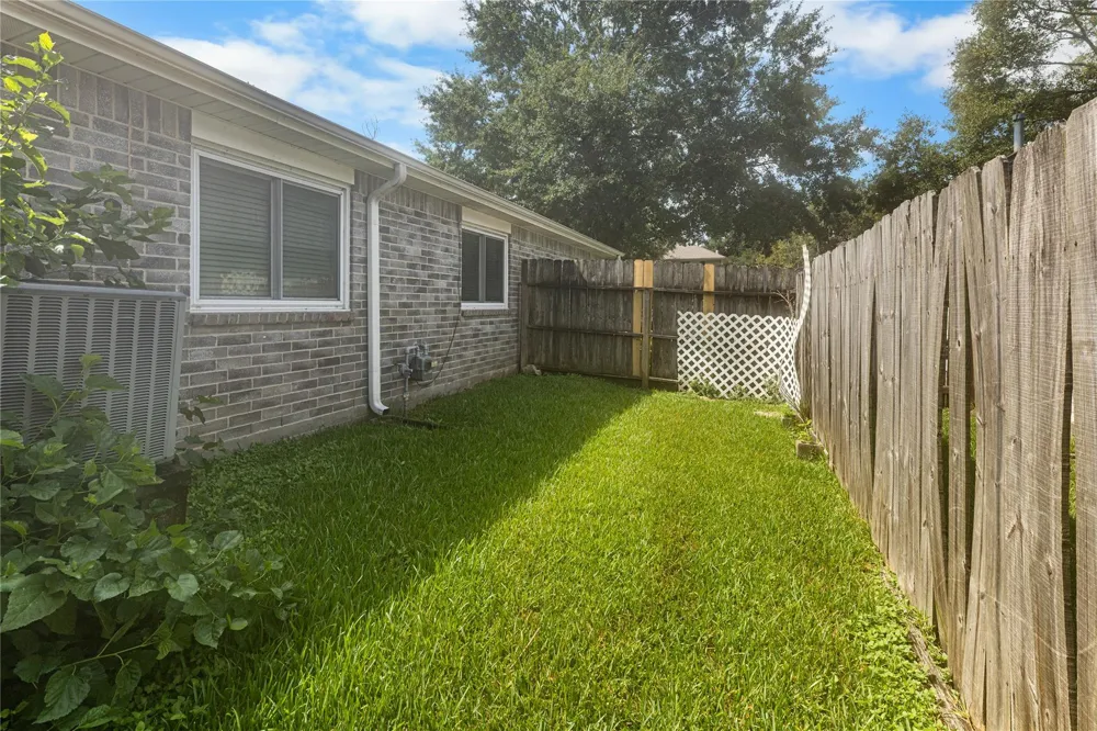 1735 Oak Ridge Drive Kemah, TX 77565