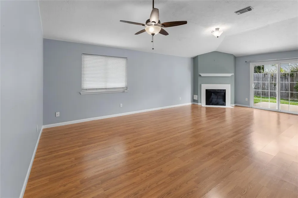1735 Oak Ridge Drive Kemah, TX 77565