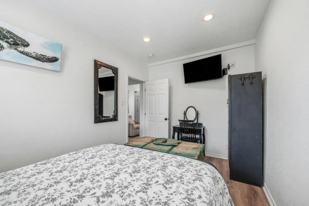 1213 Avenue M 1/2 Galveston, TX 77550