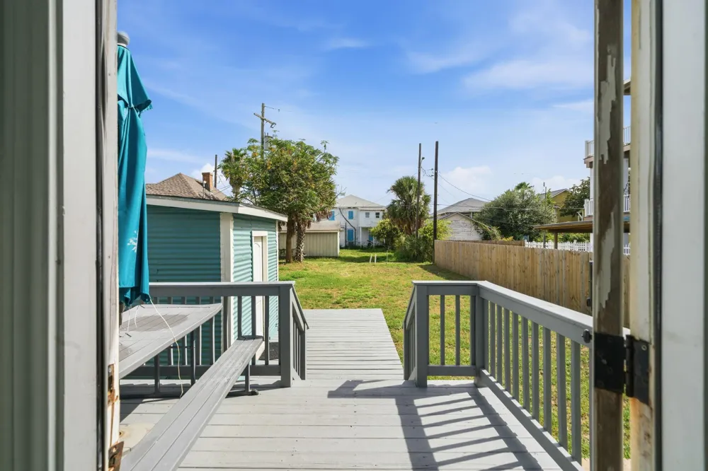 1213 Avenue M 1/2 Galveston, TX 77550