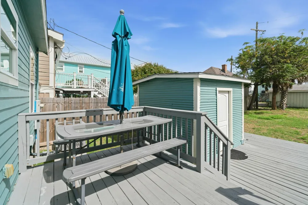 1213 Avenue M 1/2 Galveston, TX 77550