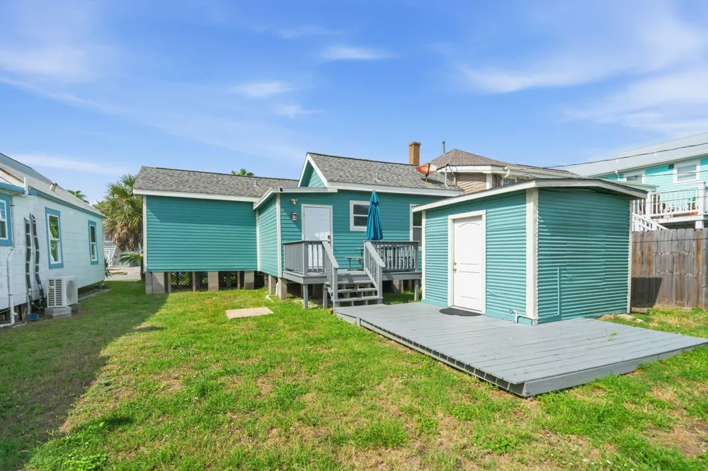 1213 Avenue M 1/2 Galveston, TX 77550