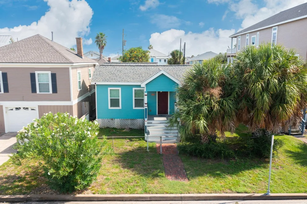1213 Avenue M 1/2 Galveston, TX 77550