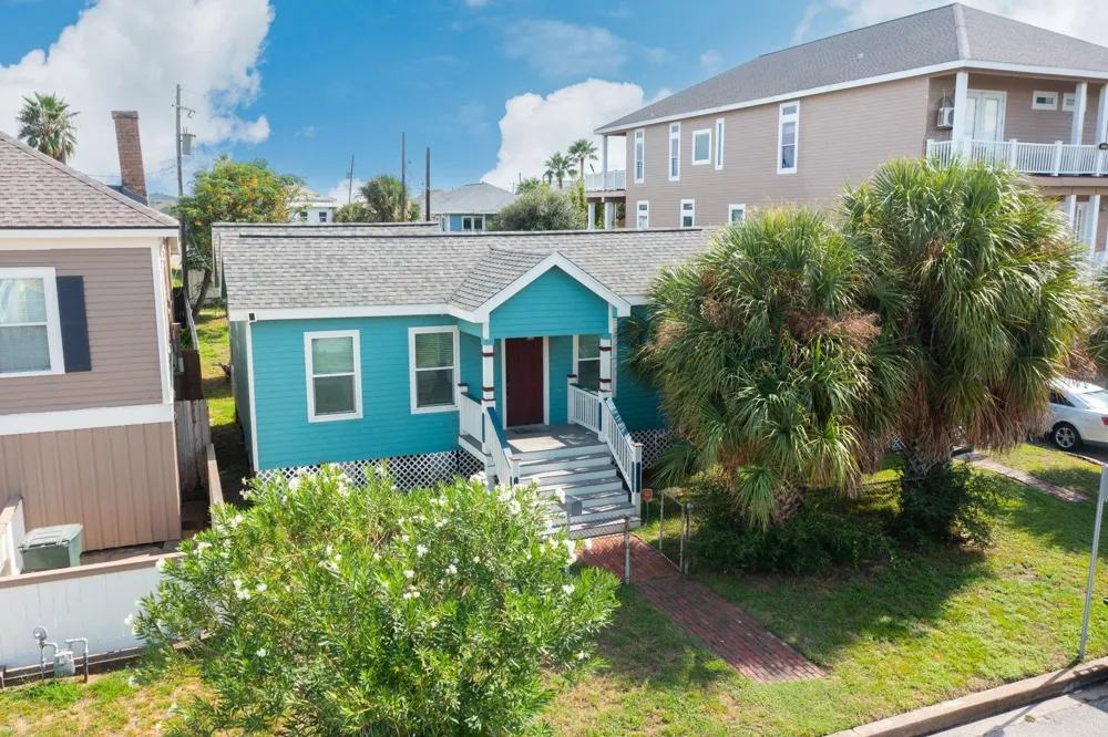 1213 Avenue M 1/2 Galveston, TX 77550