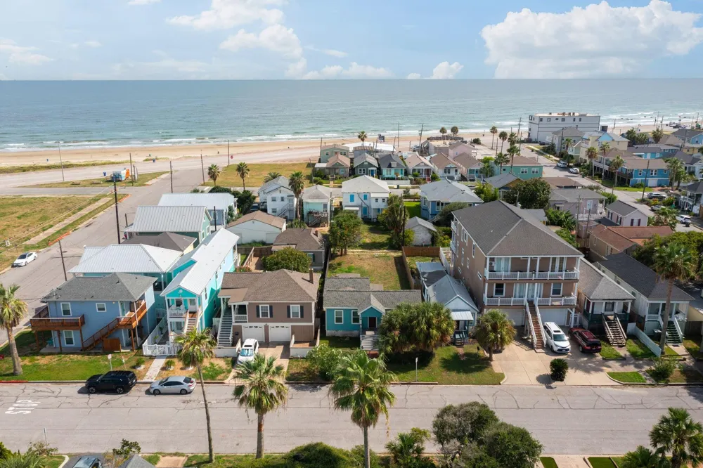 1213 Avenue M 1/2 Galveston, TX 77550