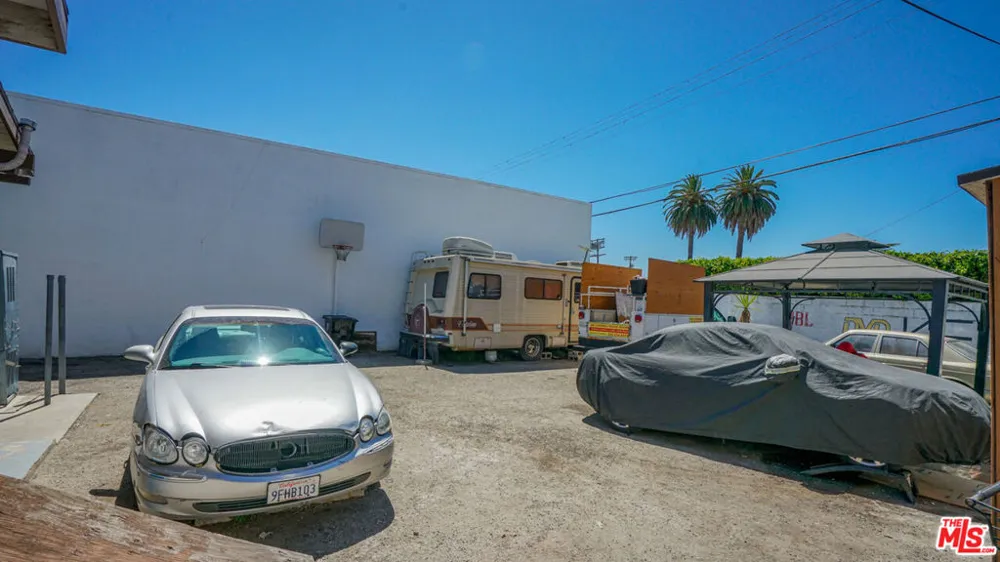 3430 W Slauson Avenue Los Angeles, CA 90043