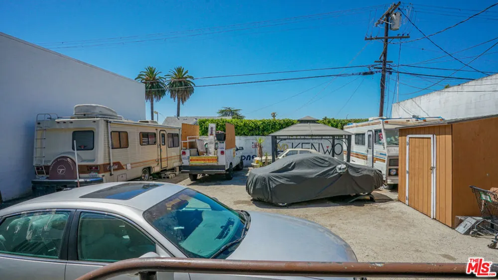 3430 W Slauson Avenue Los Angeles, CA 90043