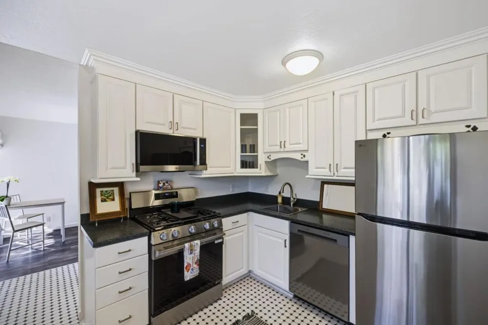 500 Glenwood Circle #514 Monterey, CA 93940