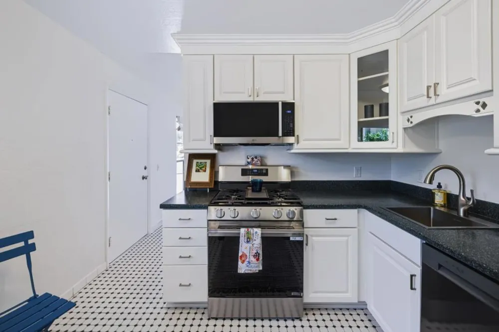 500 Glenwood Circle #514 Monterey, CA 93940