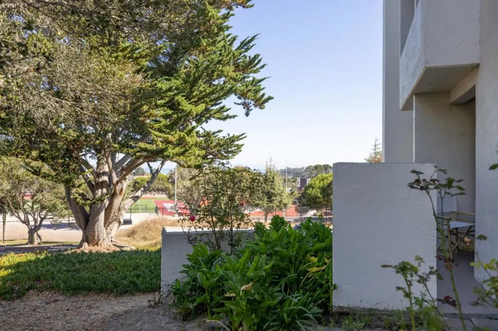 500 Glenwood Circle #514 Monterey, CA 93940