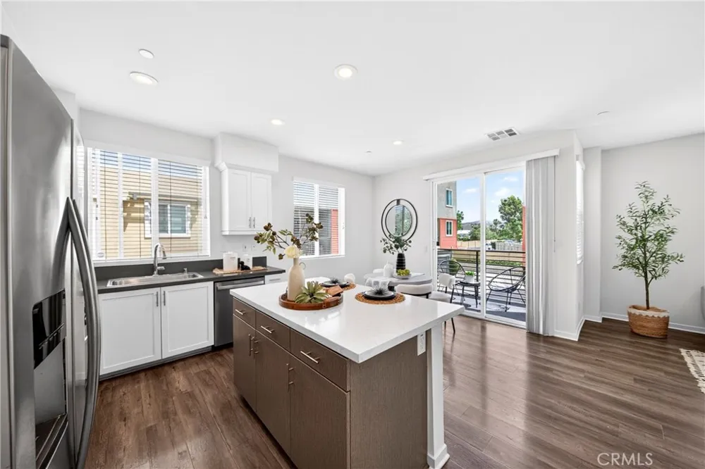 156 Orange Brea, CA 92821