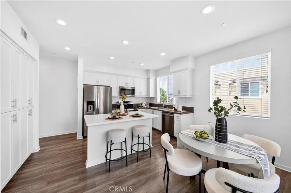 156 Orange Brea, CA 92821