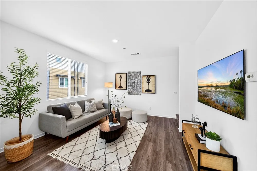 156 Orange Brea, CA 92821