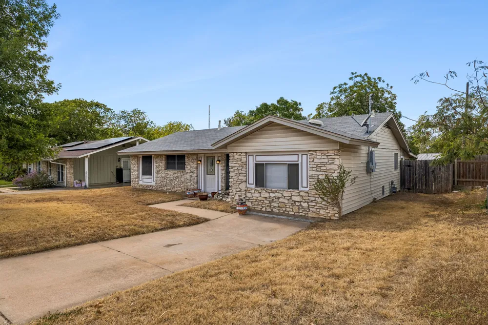 6904 Miranda Drive Austin, TX 78752