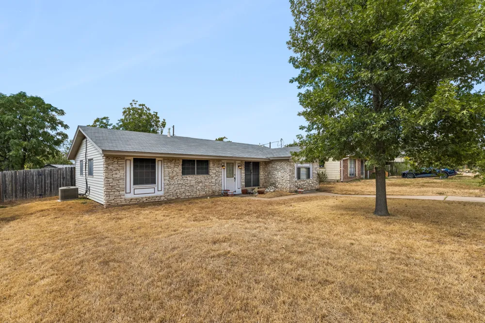 6904 Miranda Drive Austin, TX 78752