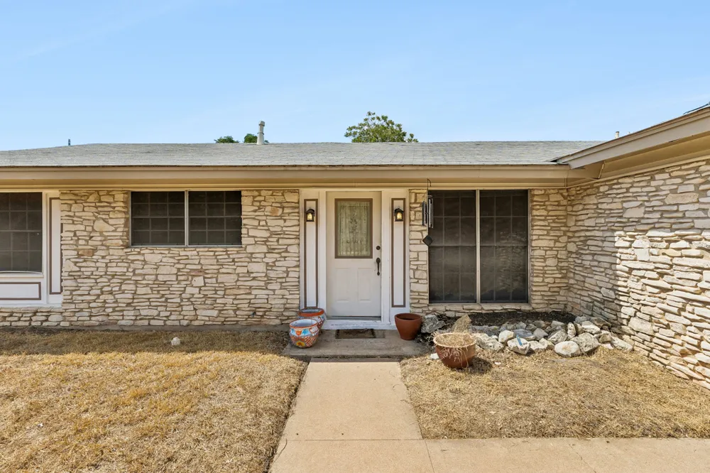 6904 Miranda Drive Austin, TX 78752