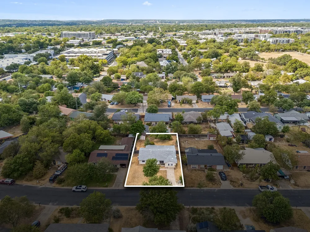 6904 Miranda Drive Austin, TX 78752