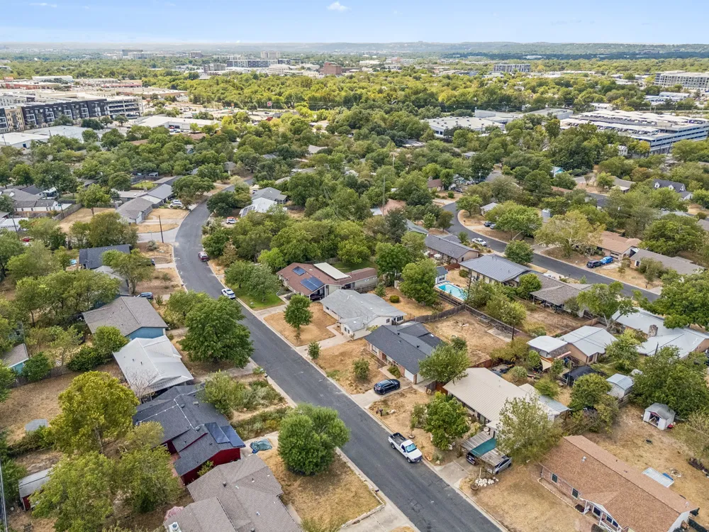 6904 Miranda Drive Austin, TX 78752