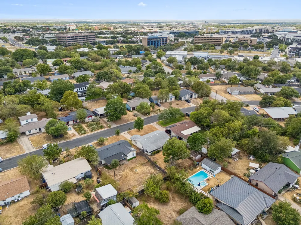 6904 Miranda Drive Austin, TX 78752