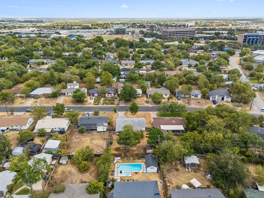 6904 Miranda Drive Austin, TX 78752